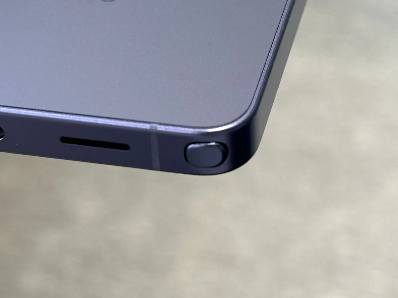 三星 Galaxy S26 Ultra 的 S Pen 尾端有收圓設計 三星 Galaxy S26 Ultra 的 S Pen 尾端有收圓設計